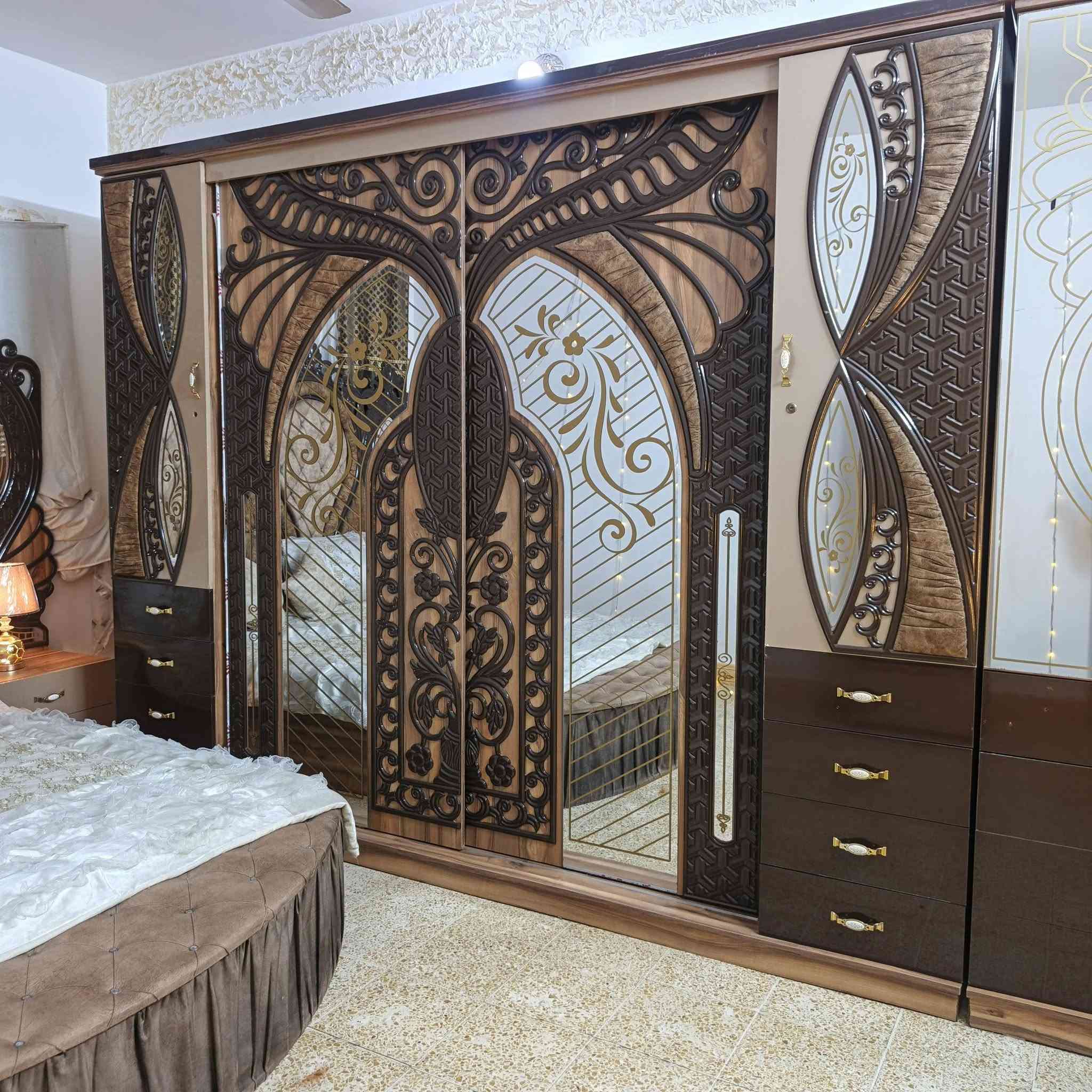 غرفه تركي للبيع مستخدمه شي قليل تواصل مكان سامراء موجود توصيل, ***********
