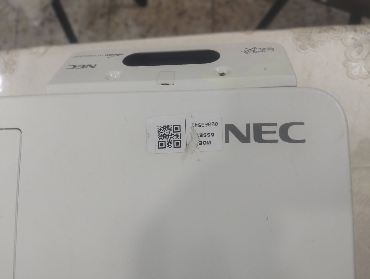 للبيع 
جهاز نظيف وشغال
بدون ريمون
بغداد
***********
