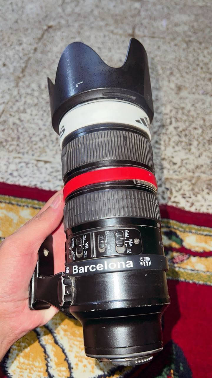 عدسة نيكون • ٧٠-٢٠٠ • نظافة ٨٥٪