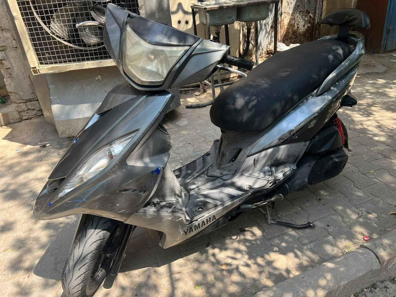 جيتي ار 2014 دراجة نضيفة مال بيت ريدها 800 وبيها مجال المكان الحرية الرقم ***********واتساب
