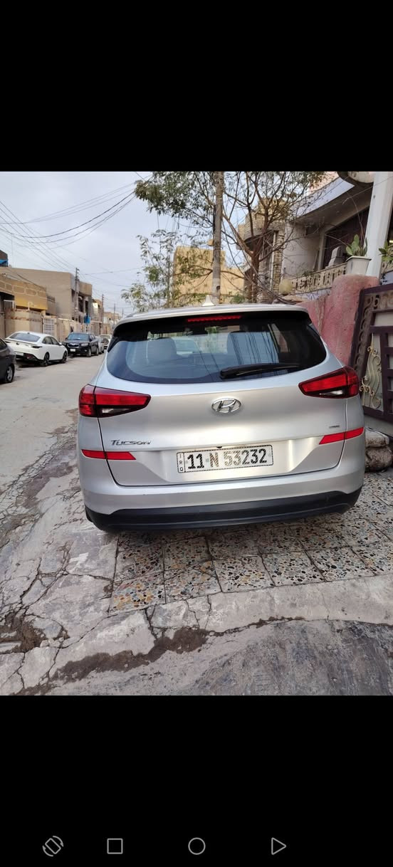 السلام عليكم توسان 2019 رقم بغداد باسمي سياره جديده مال بيت كل نقص ما بيها كير ومحرك كفاله تبريد ثلج بدون ايرباك بدون لا شاصي ولا لغد عنوان بغداد الدوره السعر 158 وبيها مجال حق الجيه الرقم ***********
