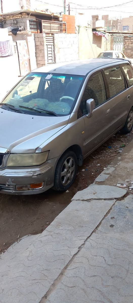السلام عليكم سياره مسيوبوشي موديل 2008 محرك ابو الجف  بيهه خربطه متروكه  كشر بلادي دواخل  نضيفه ٧راكب بسمي سعرها 35  وبيهه  مجال للبيع او مراوس ***********

