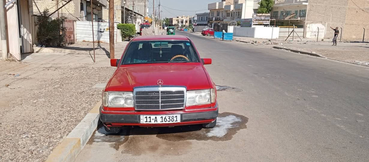 سيارة مارسدس محرك بطة ب اسمي سنوية ورقم جديد مكاني بغداد شعب 40بيع ورقم ***********
