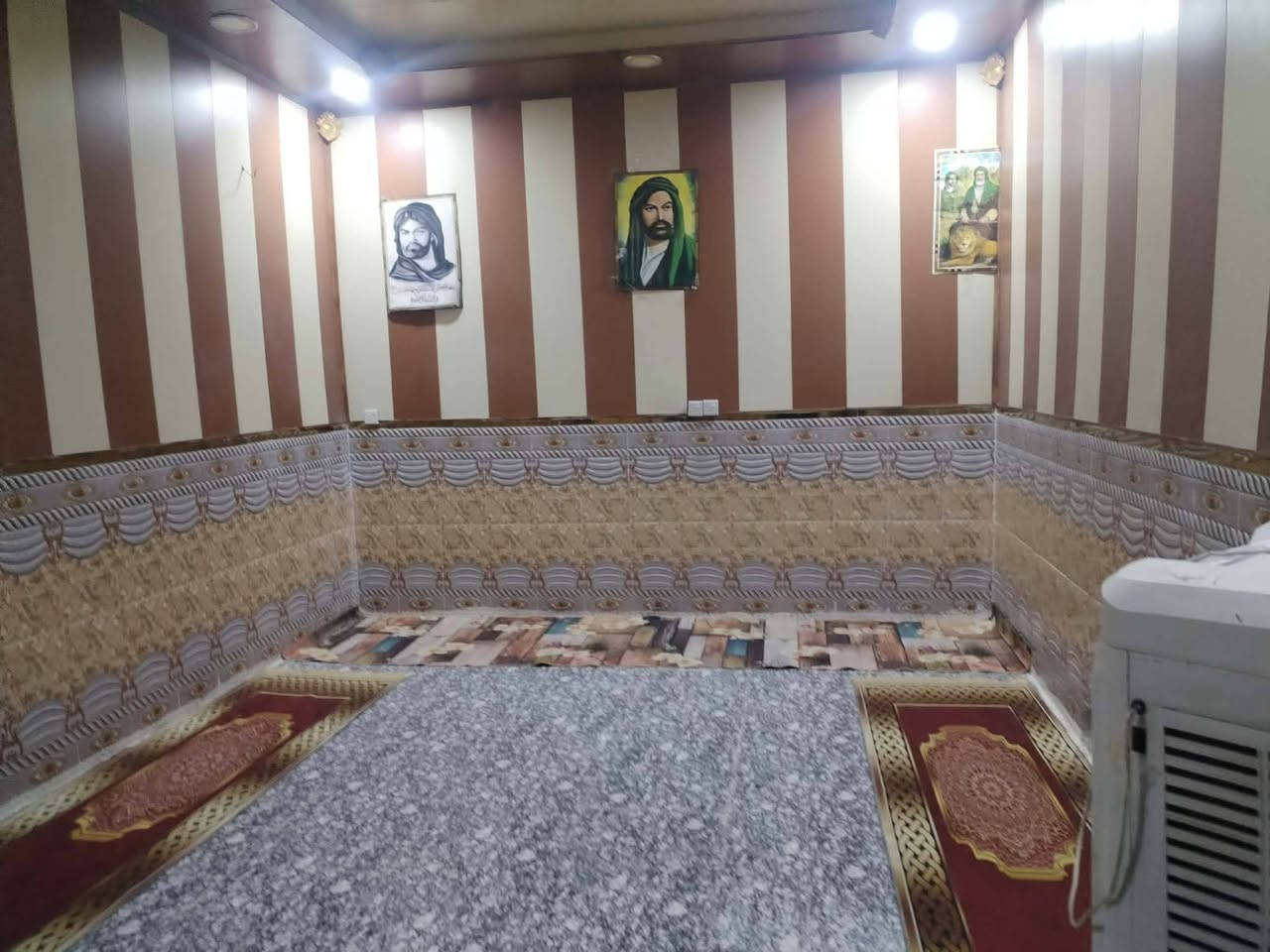 إعلان بيع بيت زراعي
📍 الموقع: حي الرشيد
📐 المساحة: 250 متر مربع
🧱 نوع البناء: بلوك.

تُرجى مراسلتنا على الخاص  او الاتصال بنا  لمعرفة كافة التفاصيل أو الاستفسار عن السعر.***********
