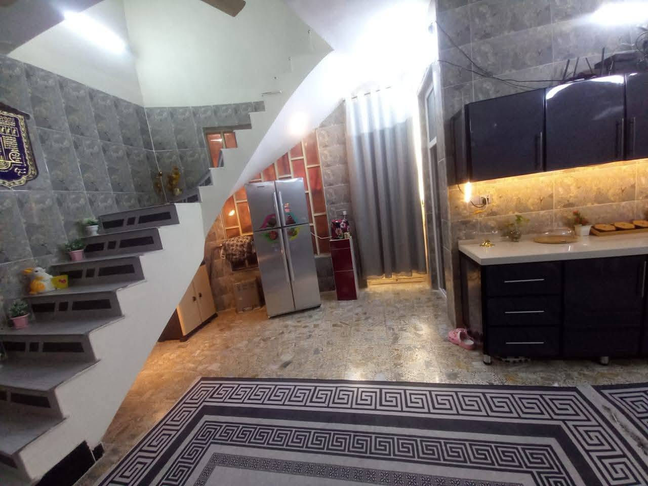 بيت للبيع طابو صرف 
مساحه ١٠٠ 
المحموديه حي بدر 
للإستفسار الاتصال ***********
