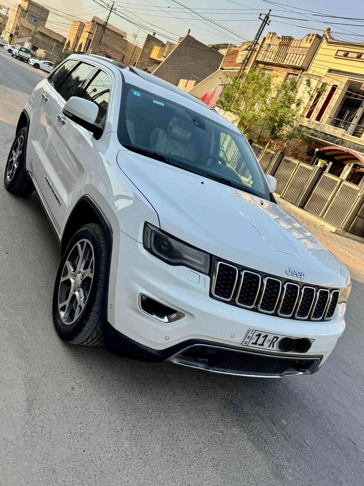 جيب 2019 لمتد بلص خليجي كفالة عامة حتى الدعاميات بشرط
فول مواصفات ٣ شاشات 
محرك و كير  مكفول برغي ممفتوح بي 
صدر امامي و خلقي جديد + تخم تايرات
رقم بغداد بسمي بشرط ثاني يوم تحويل 
السعر 260 
مكاني بغداد ***********/***********
