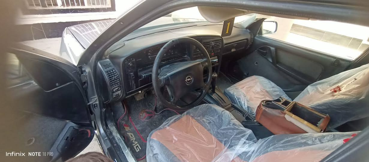 بسم الله اوبل اوميكا للبيع موديل ٩٣ محرك 2000 رقم انبار انكليزي فول اوتوماتيك سياره مكفوله لادعمه ولاكصه مصبوغه جماليه اثر جراد سياره كلش نضيفه احلى من الصور بعد مال جناي مناقصه كلوب كهربائيات كله شغاله مشروع وطني تحويل مباشر سنويه لل ٢٠٣٠ السعر ٣٤ مال بيع المكان الرمادي الجزيره للاتصال ***********
