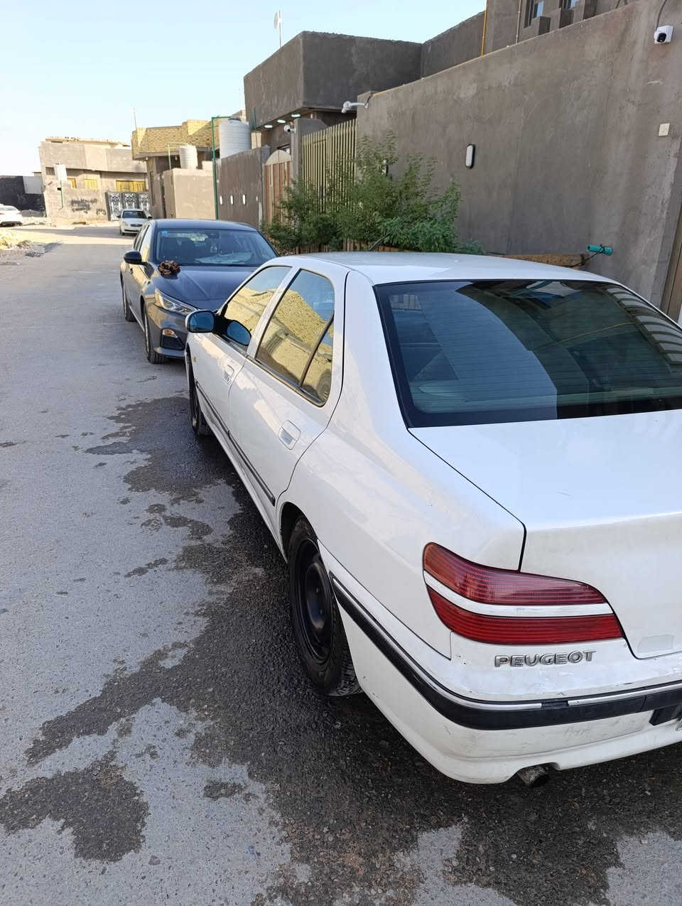 بيجو ٤٠٦ مديل ٢٠٠١ محرك2000 شاده قبل شهرالتبريد شغال رقم  مميز السنويه ال31 السياره بلاد بيه ضربه مدكر امامي ومبدل نفس اللون دواخل السياره كلش نضيفه السياره بيه ملاحظات قليله السعر ٤٧ مكان السياره بصره ***********
