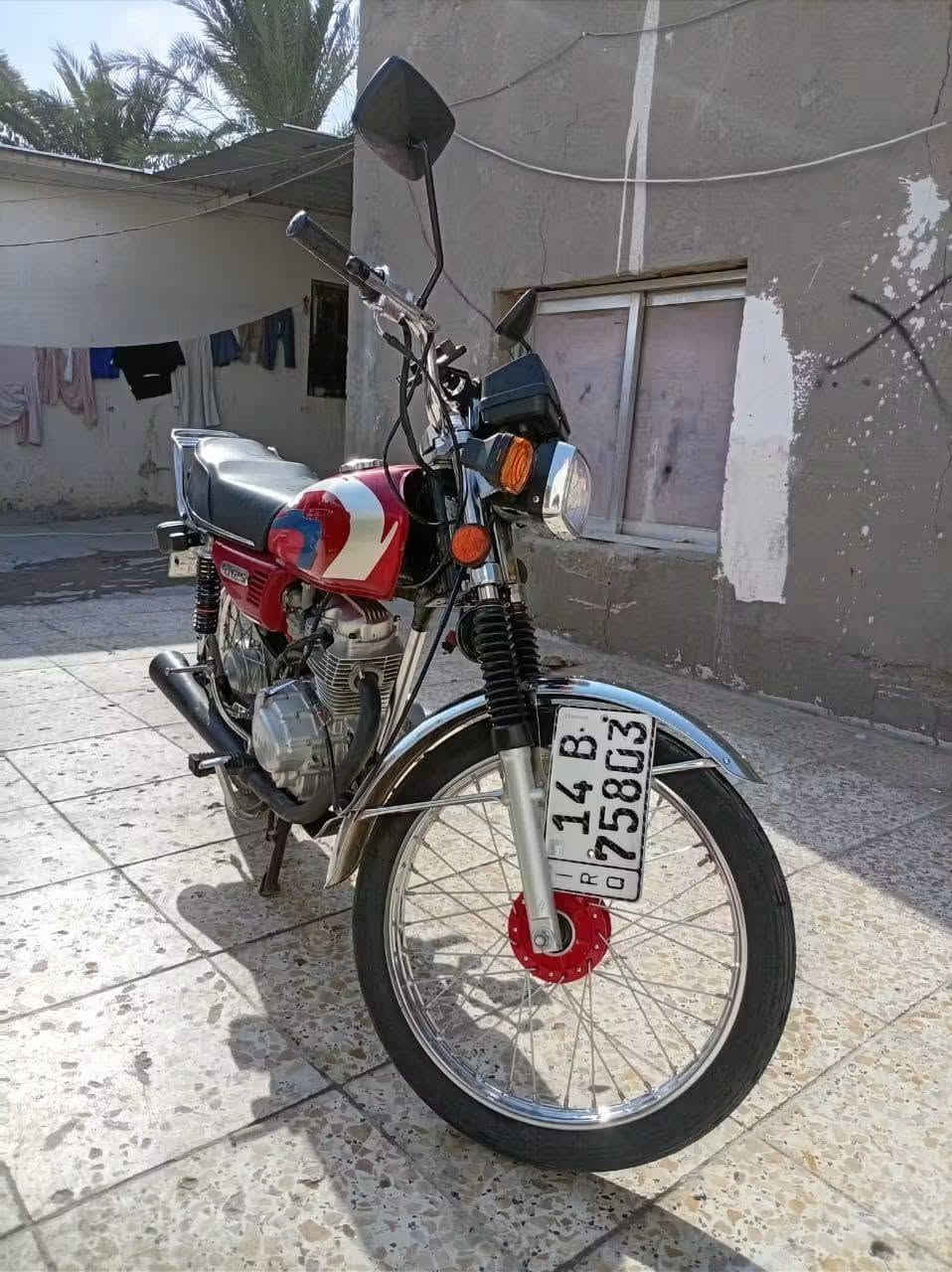 سلام عليكم طافيه معراف شبيه 300وبيه مجال *********** وشراي ديلل
