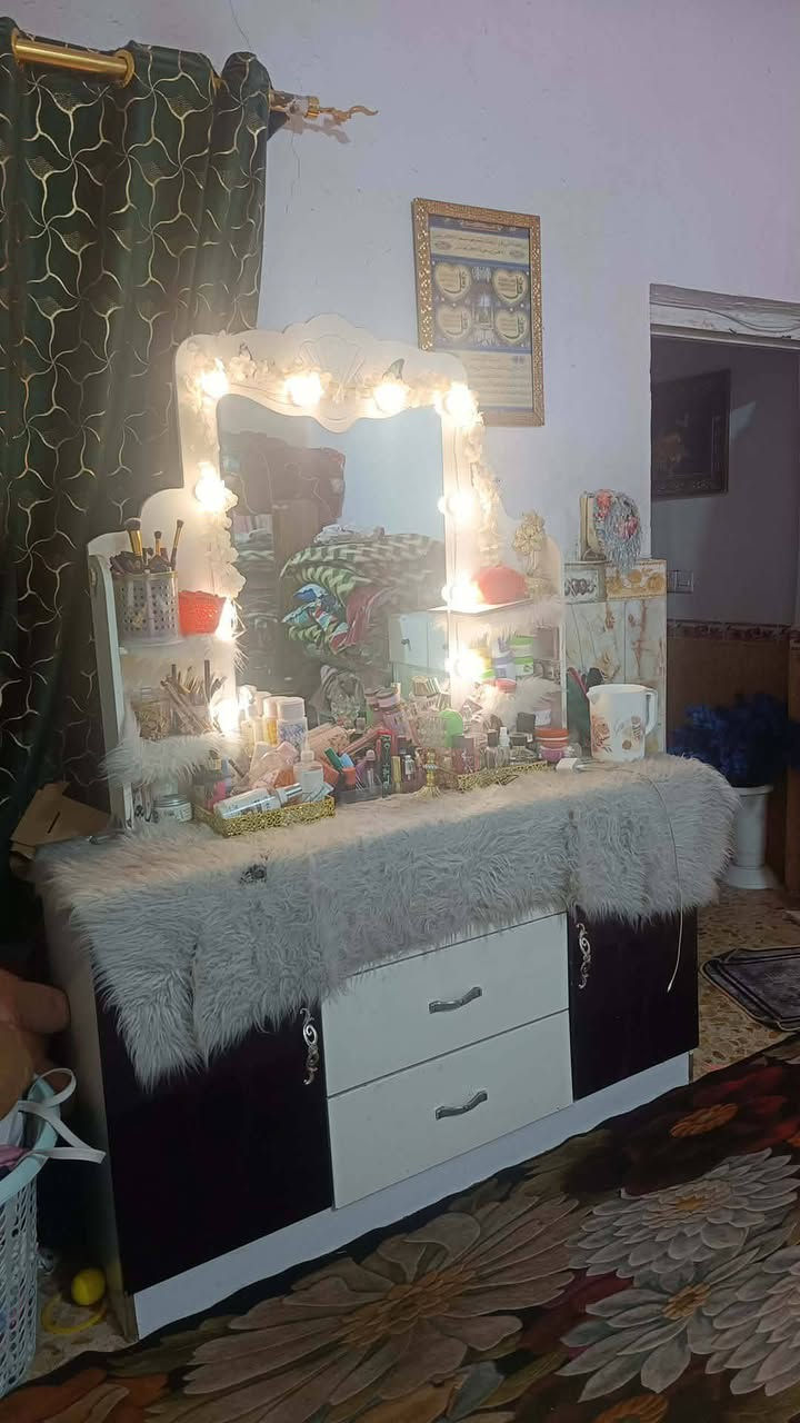 غرفه ب200 وبيها مجال
الاستفسار ع الرقم وتساب ***********

