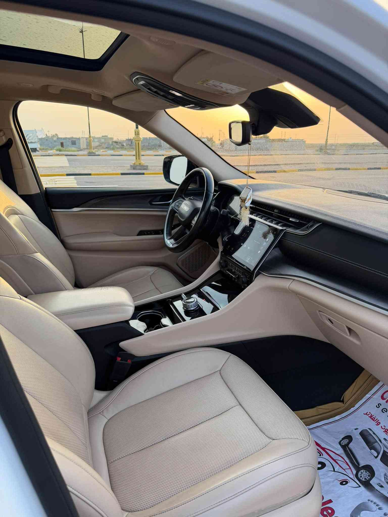 جيب لمتد 2021 خليجي jeep 
7 راكب 
مكفولة كفالة عامة
فول مواصفات
رادار امامي وجانبي
داخل ابيض
سماعات ALPINE
بنوراما 
اضائة داخلية
ماشية 68mi 
تبريد وتدفئة كشن
العنوان ميسان وبغداد 
للاستفسار ***********
السعر 31 وبيها مجال
