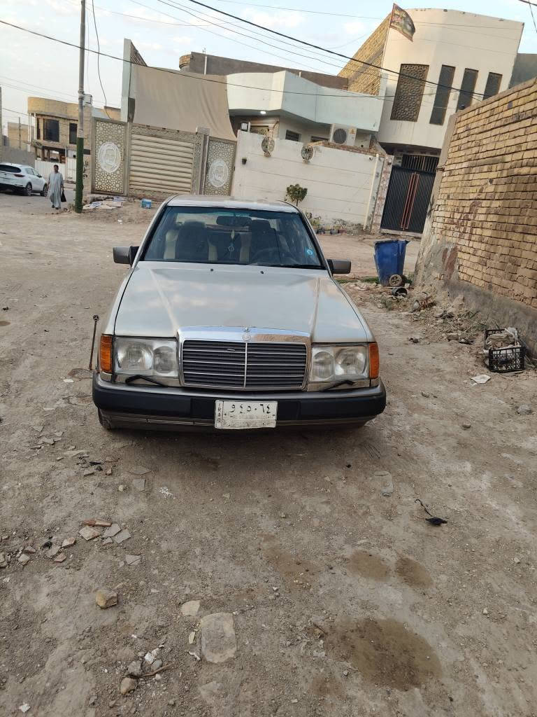 سلام عليكم.   مارسدس دب  موديل 1987  مكفوله من ضربه نضافه 80ب100 محرك كير بطه  سرعه تخبل بيها.   سعر خاص *********** رقم بغداد. (عوزها ترتيب بسيط كلش ) للمرواس هم اراوس ديوانية, القادسية
