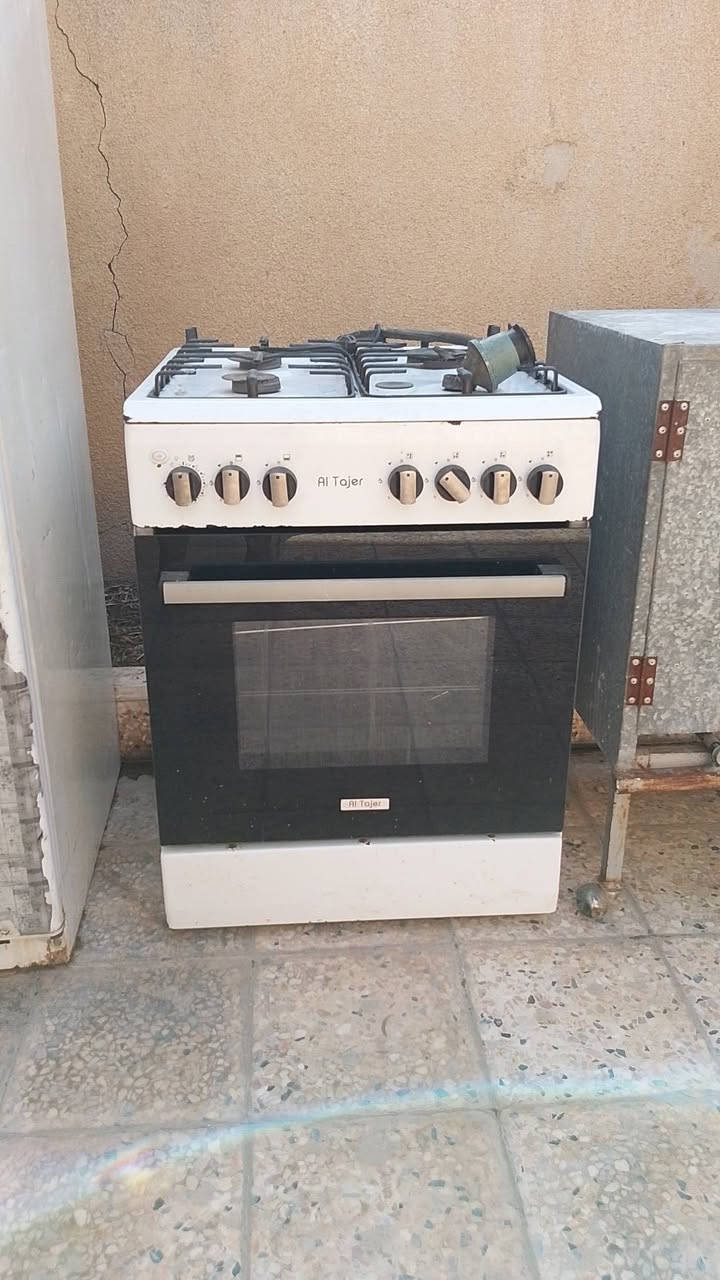 ثلاجه السعر ٦٠ بيها مجال شرط تجميد مبرده سعر ٥٠ شرط + طباخ ابو فرن شرط اخو جديد سعر ٦٠ بيي مجال + سنك مع محمل ٢٥ الف ثقيل العنوان موصل الايمن سايدين الاقتصاديين عشارع العام رقم ***********

