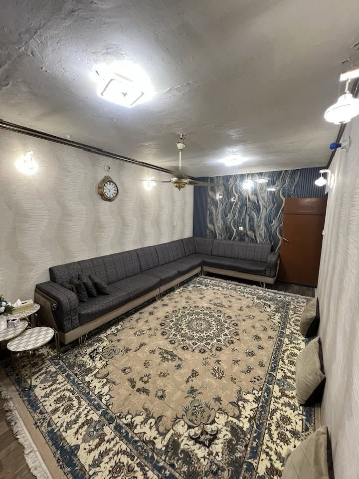 دار للبيع 
طابو سكني صرف 
سند مستقل 
المساحة 124
الجبهة 8
تباع كاملة او نصفين بحسب الاتفاق 
البناء قديم ولكنه بحالة جيدة جدا 
جاهز للسكن 
و يباع بسعر الارض فقط 
الموقع 739محلة 
قرب متوسطة الأبرار و مدرسة ذات العيون 
السعر المطلوب 190
قابل للتفاوض 
***********
