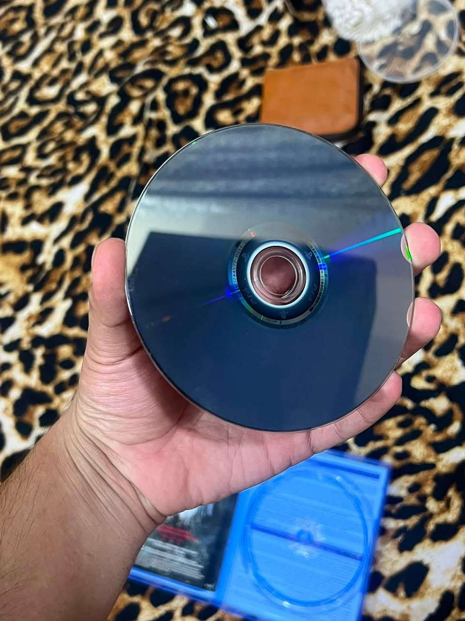 السلام عليكم عندي لعبة:
Ghost of Tsushima النسخة العربية 
معربة بالكامل
‎اللعبة اصلية ومشتريها جديدة مصارلي اسبوع حتى ما خاتمها.
* القرص نظيف كلش وشخط مابي
* وموجود الكتلوك مال اللعبة 
* مكاني بغداد الشعب
* رقمي ***********
* السعر ب 30 
وتشتغل على ps4/5
