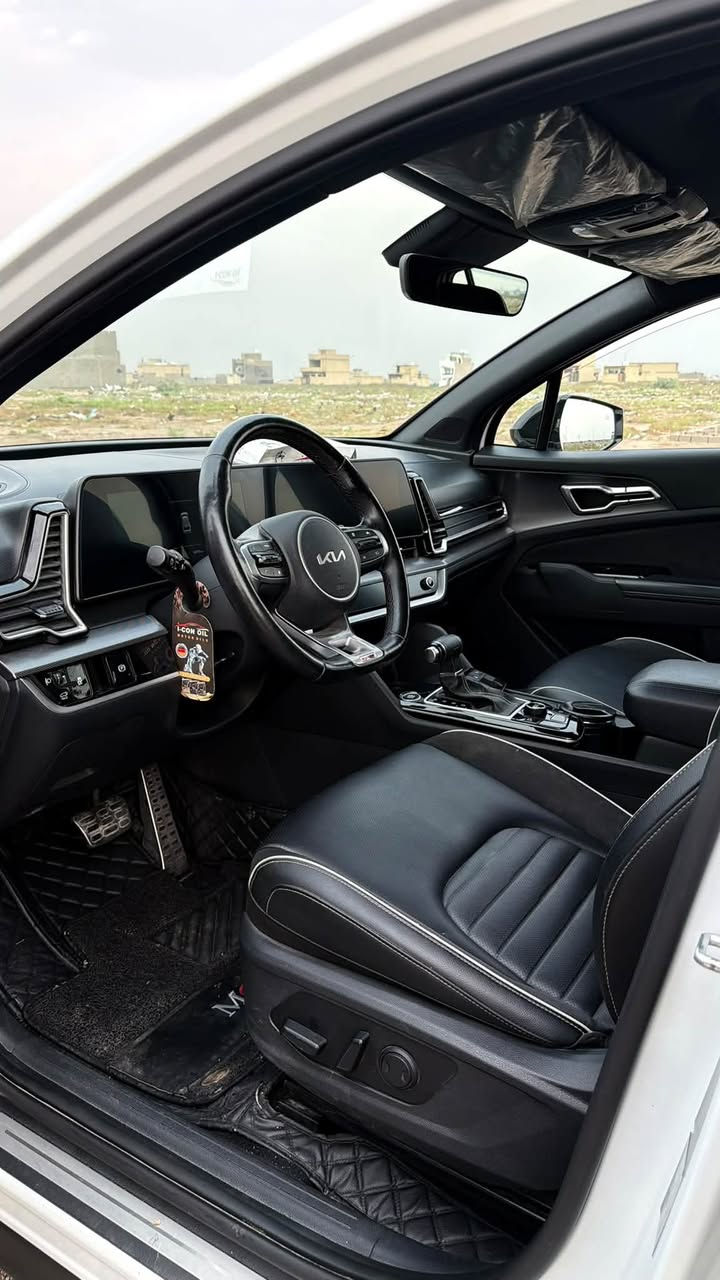 للبيعKia Sportage GT-Line 2024
خليجي
موديل 2024
GT-Line فل أوبشن
السيارة نظيفة ومواصفاتها عالية
الممشى: 30 ألف كم تقريباً
التفاصيل والضرر موضحة بالصور.

السعر: 230 وبيها مجال بسيط للشراي 
للاستفسار ***********
