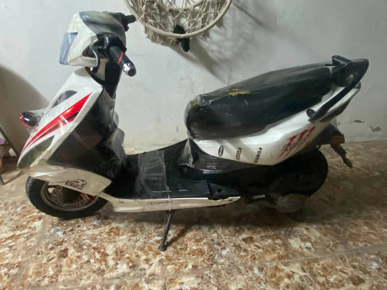 ماطور ماكس للبيع 
لا صرف لا بخار كهربائية شغال ماطور نص هندر مكينه مامفترف بس ناقص باتري 
سعر ( 250)
رقم موبايل:***********
