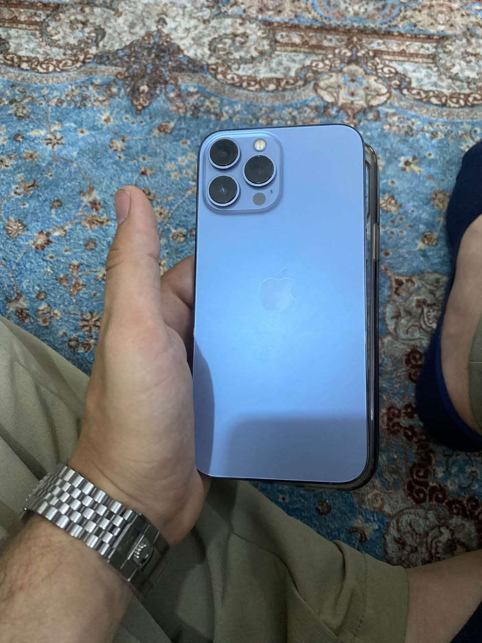 سلام عليكم
13 برو ماكس 
ذاكرة 256 
بطارية 80 
تليفون مال بيت كلش نضيف زلغ مبي 
سعر 725 
مكاني بغداد 

***********

نص مكتوب في الصور:
- حول iPhone < 26.5 < iPhone 13 Pro Max MLLE3QL/A HWFP3WFQ36 تغطية 0