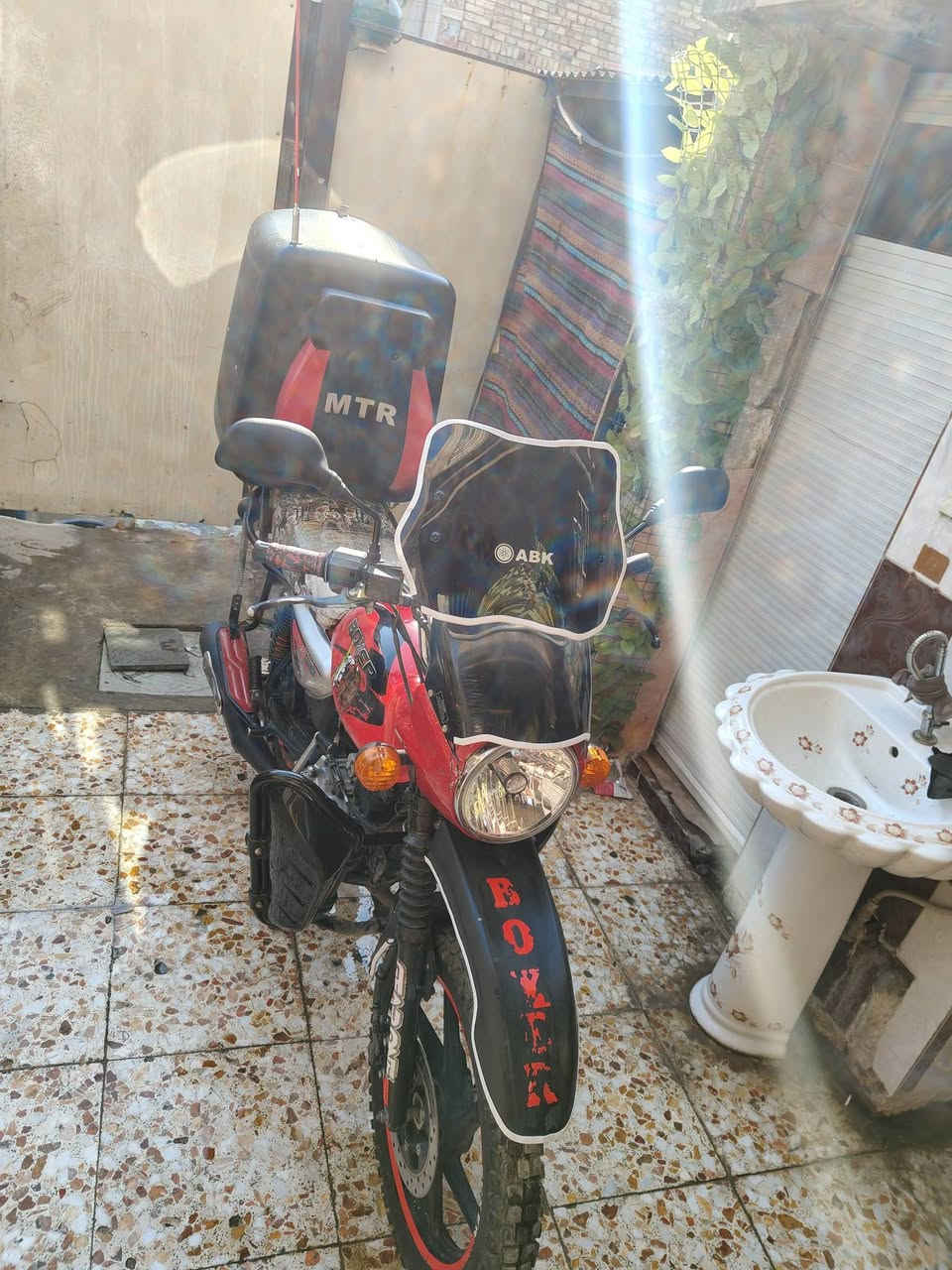بوكسر موديل 23 دراجه نضيفه كللش احله من الصوره دراجه كامله امكمله مابيه نقص او هاي صوره موضحه كدامكم دراجه  سعره 1700 او بيه مجال   مكانه بغداد زعفرانيه رقمي اي استفسار عنه    ***********
