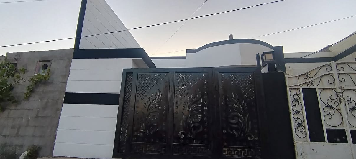 مكتب الاصالة للعقارات 
🏛️ دار للبيع بمساحه 100
واجهه   5*20 نزال 
 زراعي حي العسكري قرب جامع خديجه الكبرى📍 
بسعر 💵 37 مليون
للتواصل مراسله الصفحة او الاتصال ب رقم
*********** 📞
