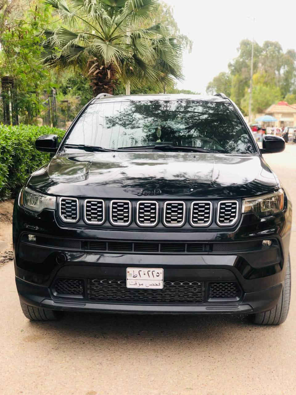 *للبيع جيب كومباس 2023 Altitude 4x4 وارد أمريكي -
*السعر: 145 ورقة - وبيها مجال بسيط للشراي الجاد* 
 
المواصفات 
- *الموديل*: Jeep Compass 2023 فئة Altitude X4 
- *المحرك*: 2000 تيربو 4 سلندر بقوة 200 حصان 
- *الدفع*: رباعي 4x4 
- *الممشى*: 8,000 ميل فقط - بعدها جديدة 
- *اللون*: أسود ملكي مع جنوط 18 إنش سوداء بلادية 
- *المواصفات*: شاشة 10 إنش كبيرة، نظام Uconnect 5، Apple CarPlay وايرلس، كاميرا خلفية، رادارات، نقطة عمياء، مثبت سرعة ذكي، تدفئة كشنات أمامية + تدفئة ستيرن، تشغيل عن بعد، بصمة، مكيف لمس ثنائي، 
 
حالة السيارة 
- *وارد أمريكي نظيف* 
- *الضرر السابق*: تبديل جاملغ + بنيد فقط، لا شاصي ولا ضرر قوي 
- *الحالة الحالية*: مصلحة ونظيفة، بعدها بيها نواقص بسيطة جداً ما تأثر على المشي 
- *الترقيم*: بعدها ما مرقمة، تترقم بأي محافظة تريدها - الأوراق كاملة وجاهزة 
- *الفحص*: افحص وين ما تريد 
 
*📍 السيارة موجودة حالياً [ البصرة - القرنة ] 
 
*للإتصال والاستفسار: [ *********** ] - واتساب متوفر 24 ساعة*
