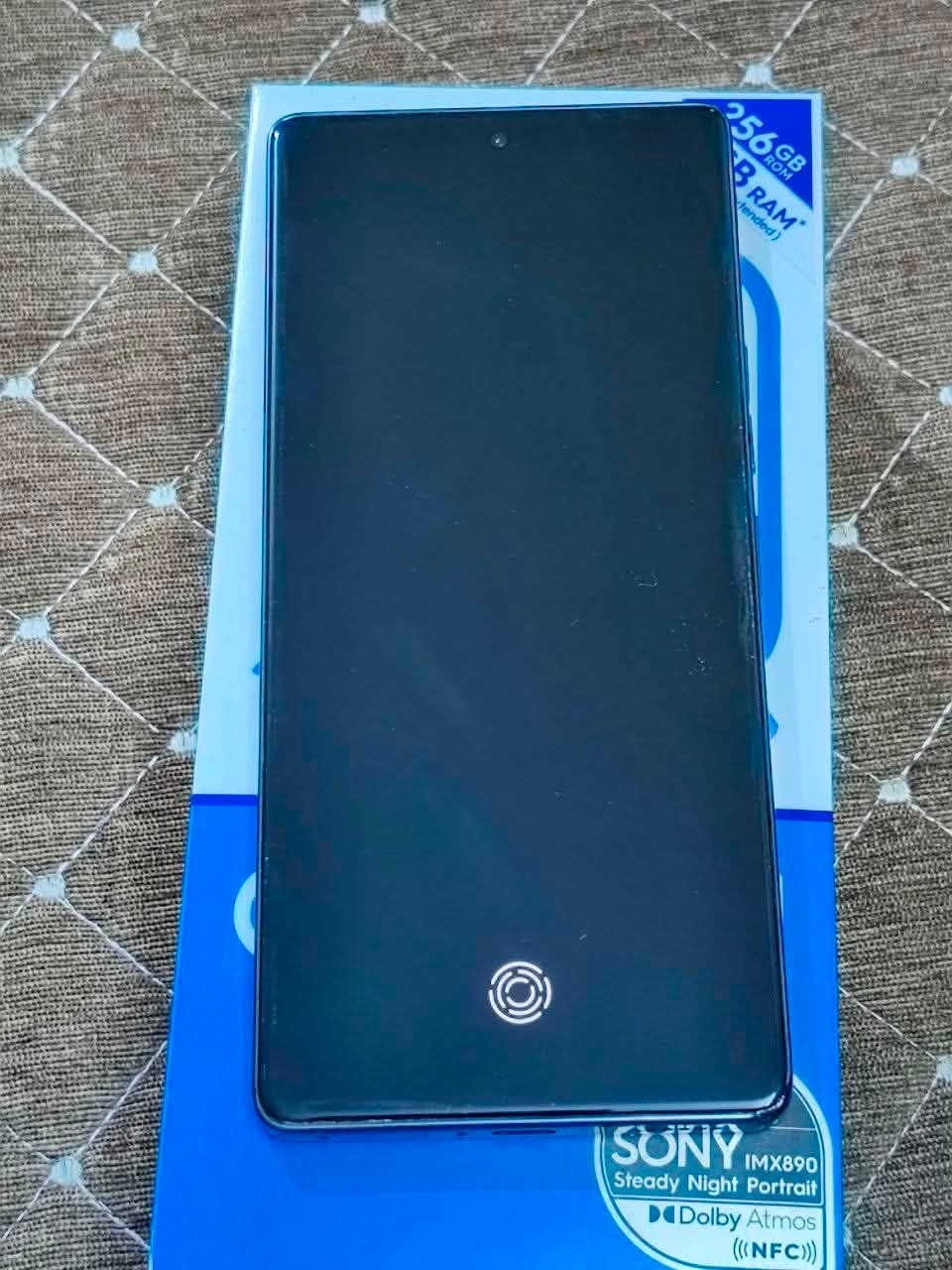 كامون ٣٠ برو ٥جي
الشاشة 6.78 بوصة - 144 هرتز - AMOLED
المعالج Mediatek Dimensity 8200
الذاكرة ٢٥٦
الرام ١٢+١٢
الكامرات 50 + 50 + 2 ميجابكسل
البطارية 5000
سرعة الشحن ٧٠ واط

للملاحظة الجهاز اخو الجديد + هوة اقوى من ال٤٠ برو ٥ جي لان اجة بتنازلات اكثر
فهذا افضل منة بلمعالج وسرعت الشحن

السعر ٣٠٠ الاف وبي مجال
للتواصل خاص الماسنجر
او واتساب ***********
مكاني ديالى الغالبية التوصيل لجميع محافظات العراق
