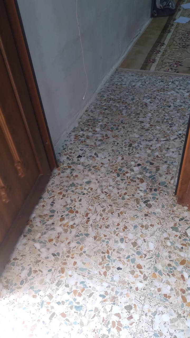 السلام عليكم بيت للبيع ١٠٠متر سعرة ١٣ مع المجال شارع المطار القديم خلف أسواق الامير 
***********
