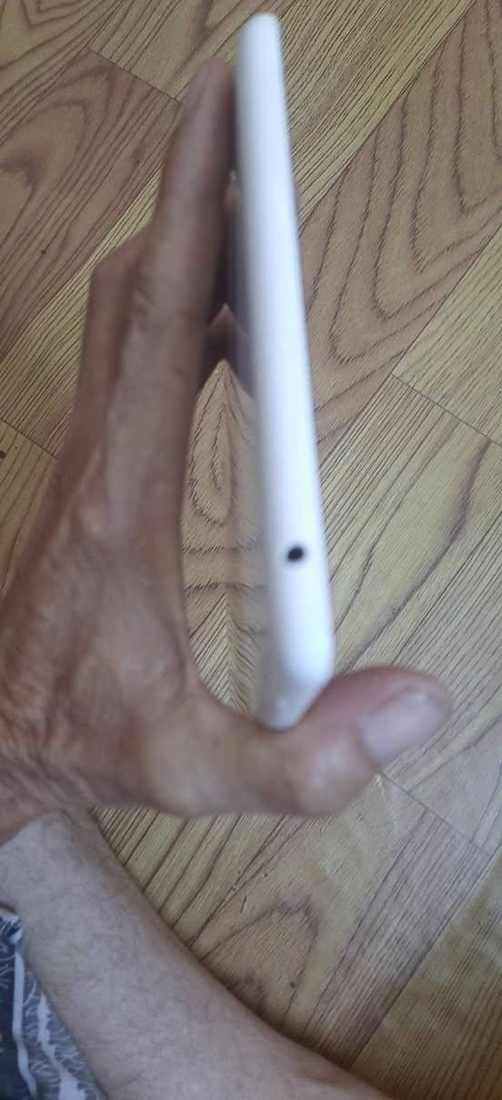 ايباد شاومي ذاكره 64 مكفول من الفتح والتصليح ياخذ خط للبيع 75 مكان حله ***********
