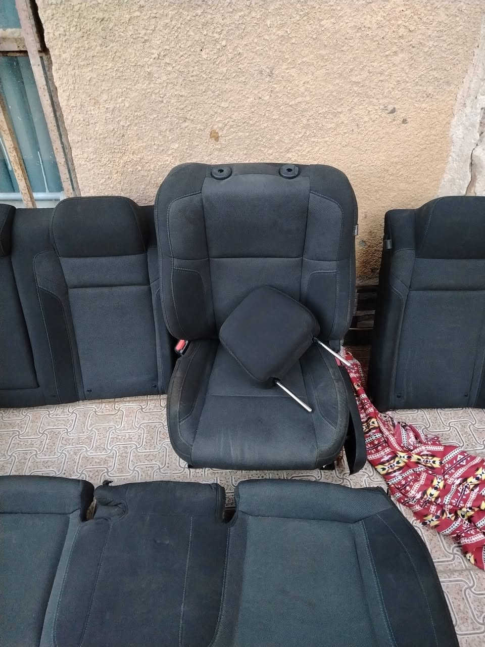 كشنات حضن جدد مال حاويه للبيع  او مراوس بجلد ب٣٠٠
للاستفسار ***********
