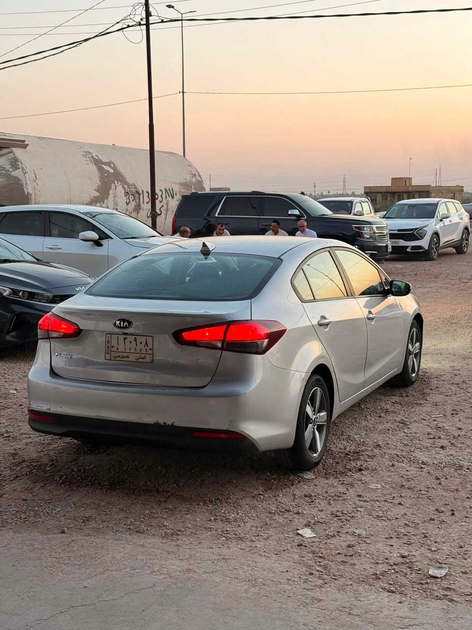 يالله السلام عليكم 
فورتي مديل ٢٠١٨ امريكي 
حرة مرقم وجاهز مداور ثاني يوم
الضرر جاملغ وبنيد بدون عابر +بارد محدد موضح الضربة بالسونار كشرها نظيف السيارة وصافي
السعر:١١٥$ وبيها مجال 
العنوان: الرميثة معارض الشارع العام
التواصل:*********** واتساب + اتصال
