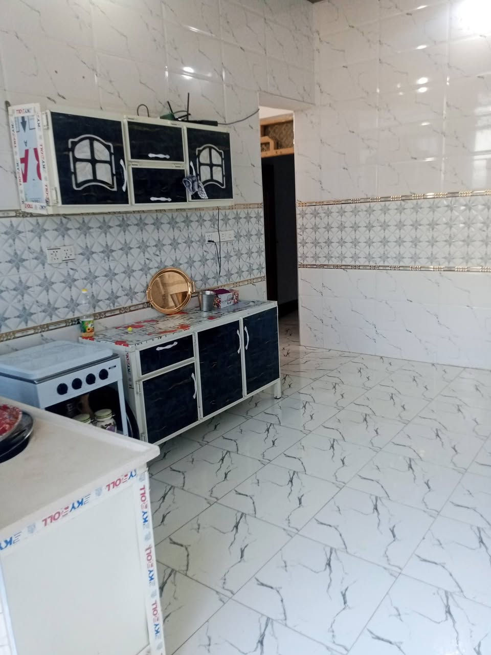 بيت للايجار في قريه المختار مساحته 200 بدل ايجاره 300 
اتصال ع الرقم ***********
