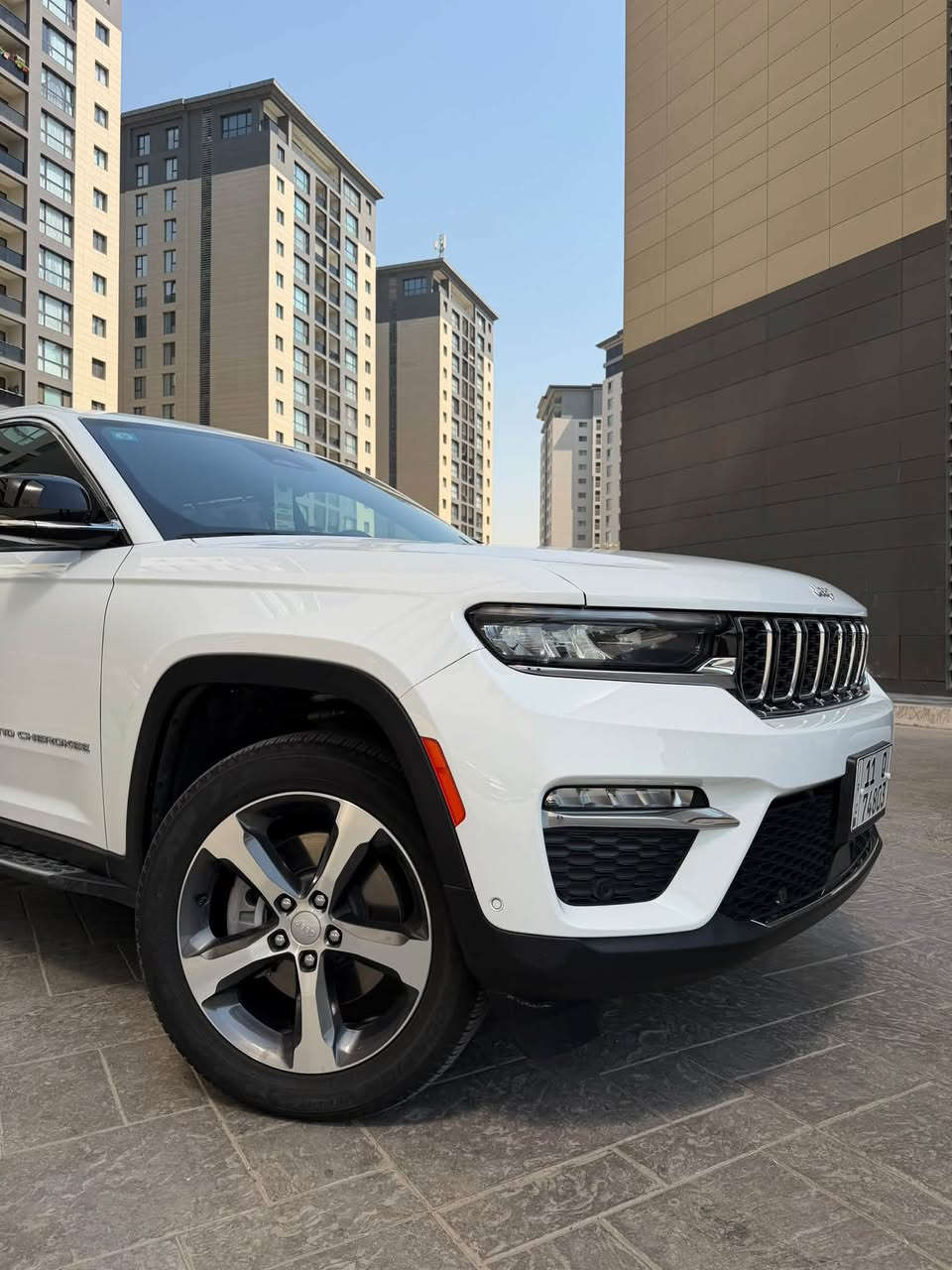 Jeep Grand Cherokee 2024
✨ Limited Plus Luxury | 3.6L V6 | 4×4
* ماشية: 4 الف فقط 
* الموديل: 2024
* المحرك: 3.6L V6 Pentastar
* القوة: 293 حصان
* العزم: 352 نيوتن.م
* ناقل الحركة: أوتوماتيك 8 سرعات
* نظام الدفع: 4×4
* نوع الوقود: بنزين
* عدد المقاعد: 5
* المواصفات: خليجي
* فتحة سقف بانوراما
* رادار أمامي وخلفي وجانبي
* مثبت سرعة تكيفي
* كاميرا 360°
* فرامل طوارئ أوتوماتيكية
* شاشة وسطية قياس 10.1 إنچ
* Apple CarPlay وAndroid Auto
* مقاعد جلد كهربائية
* ذاكرة للمقاعد
* تبريد وتسخين المقاعد
* تدفئة المقود
* تسخين المرايا الجانبية
* نظام صوتي Alpine
* تشغيل عن بُعد
* حساسات أمامية وخلفية
* إضاءة LED
* جنوط قياس 20 إنچ
* أربعة أنظمة قيادة
* السعر: 42.800$
بغداد - حي الجهاد - مجمع النسيم
***********

