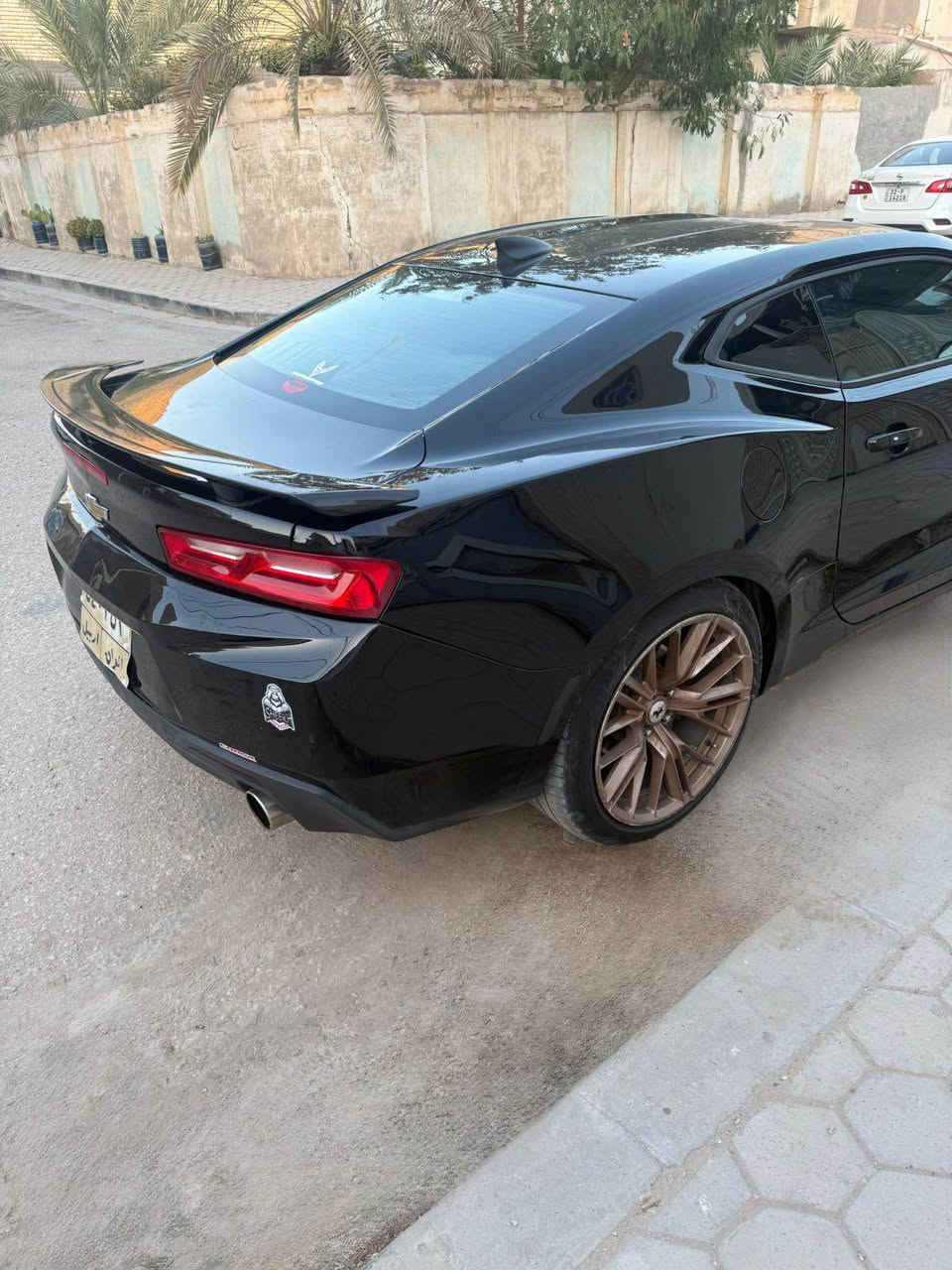 السلام عليكم 
كمارو 2018 للبيع 
محرك 6سلندر 
اكسل قفل 
كير اوتو 
كشنات كهرباء ⚡️ 
شفتات ستيرن 
وياله 20 تو سايز
السياره ماشيه 130 الف 
حداديه  نظيفه
عليه تخم تايرات جدد
تبريد ثلج 
السياره عليه ادامه كامله
وعليه بلكات ريسنك اصلي 
السياره عليه برمجه كلش حلوه وقويه
وعليه تفريغ واكس بايب وعليه اكتف اكزوز كلش حلو السياره جديده ونظيفه وقويه  كلش 
حادثه باب وجاملغ جهة السايق 
كفاله الشواصي  واللغود
السعر(130) ورقه وبيه مجال
*********** واتساب او اتصال خط Singapore

