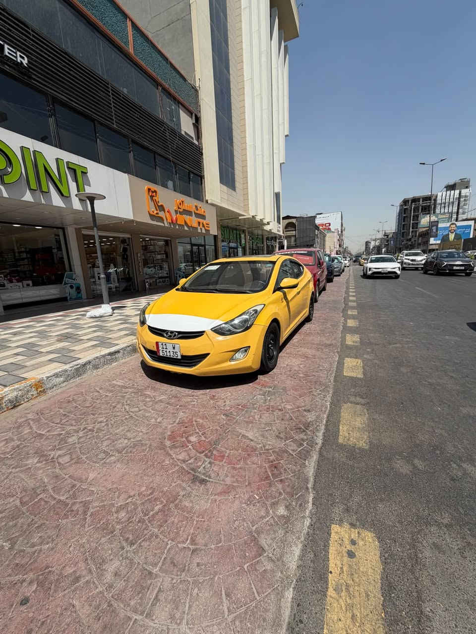 السلام عليكم
الانترا مديل ٢٠١٢ رقم بغداد باسمي 
السياره فول واحد على واحد 
السعر ٧٨ وبيها مجال 
العنوان بغداد 
رقم التلفون ***********
