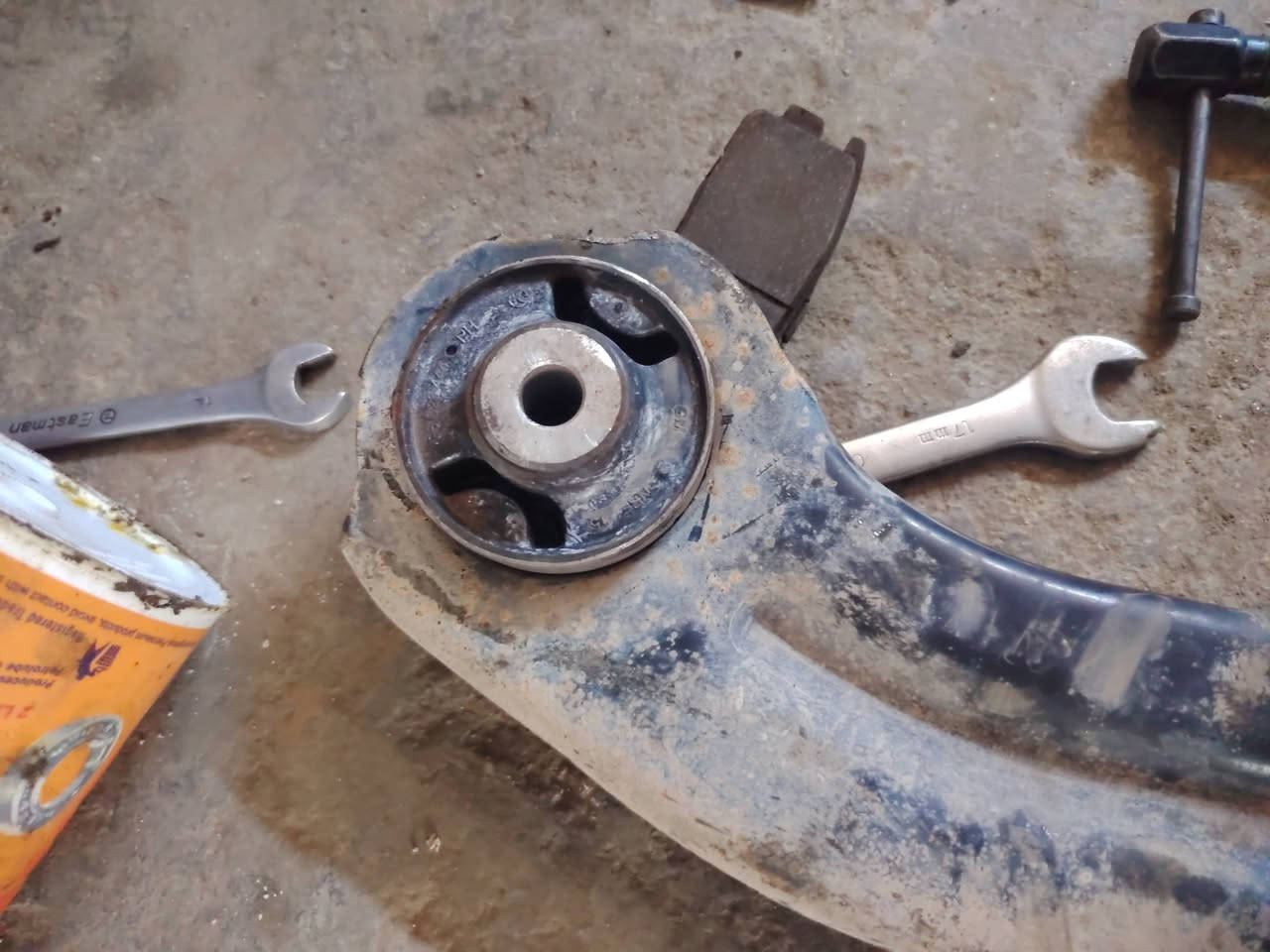 🔧🚘 جانب من أعمال ورشة أنور سوزوكي وإكونوكس 🚘🔧

مو سيارة وحدة… ولا شغلة وحدة 😎
هذا المنشور يجمعلكم باقة من أعمال الورشة بموديلات مختلفة، وكل سيارة إلها شغلتها 👌🔥

🛠️ تبديل جوزة ضغط غاز التبريد
🔩 تبديل بوش فافون ETS تركي 🇹🇷
⚡ تبديل تخم بلك AC Delco أصلي
🚗 تجفيت مشط ستيرن
🔧 تبديل مضخة باور ستيرنك
⚙️ تبديل أذان الكير الخلفية
🔄 تبديل دبلات خلفية
🔩 تبديل بوش حدادة خلفية
🛑 تبديل تخم دسك بريك
✨ جلي وتلميع اللايتات بمادة النانو سيراميك
💡 ربط لايتات زينون بإضاءة أوف وايت
🔦 تقوية إضاءة السيارة وتحسين الرؤية بالليل

🎯 الميزة مو بس تبديل القطعة… الميزة بالشغل الصح والتشخيص الصح.

كل سيارة تدخل للورشة إلها حكاية… وإحنا نعرف شلون نخليها تطلع أحسن من قبل 😎🔧

📍 كربلاء – الحي الصناعي – الأبلوك الثاني – شارع السايدين – سايد الدخول
📞 ***********
📞 ***********

🚘 ورشة أنور سوزوكي وإكونوكس
🔧 شغل مرتب… ونتيجة تفرق 💪🔥
