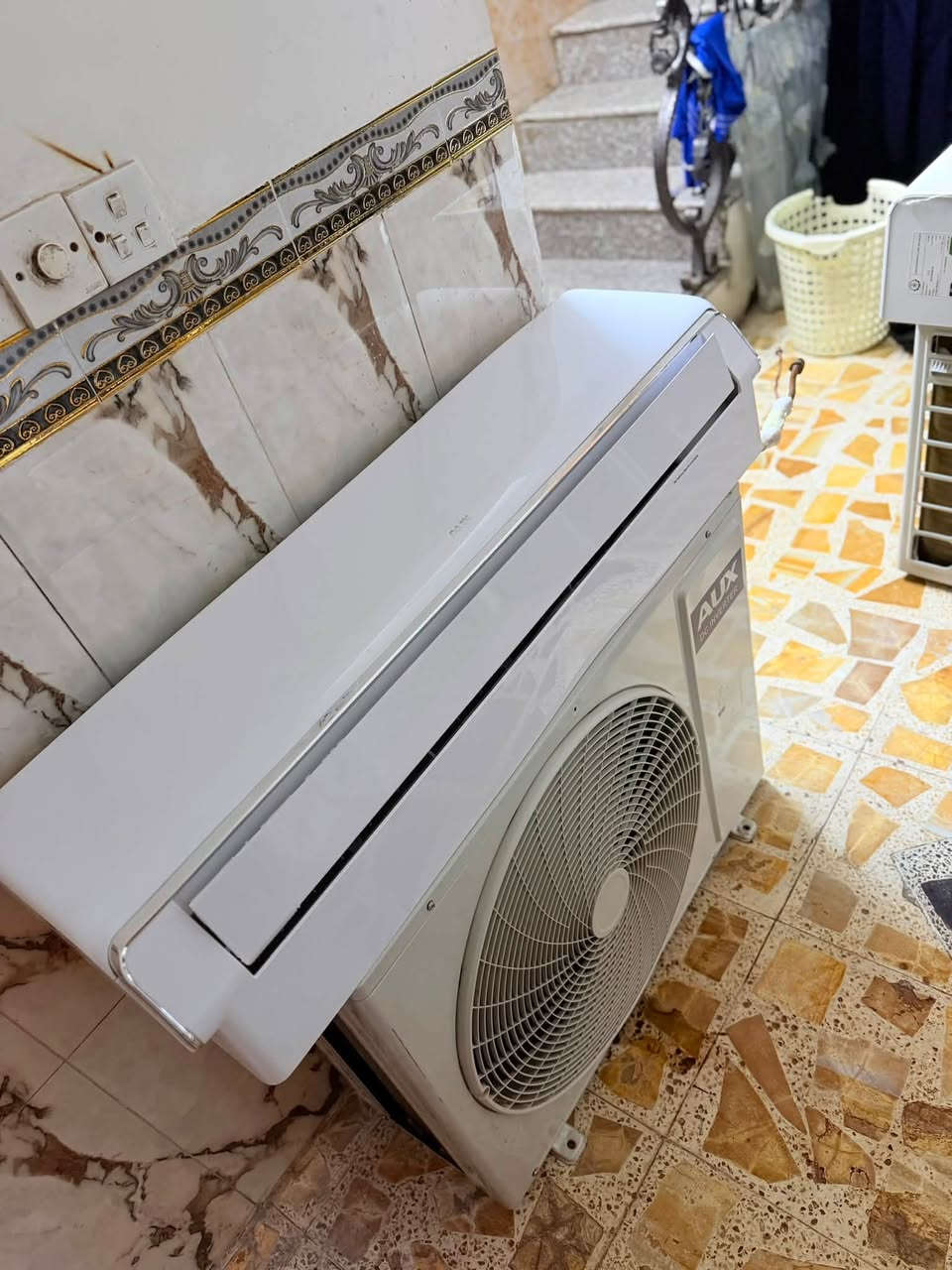 السلام عليكم سبلت أوكس انفيرتر تحكم الجهاز شغال فول المكان بغداد مدينة الصدر ***********
