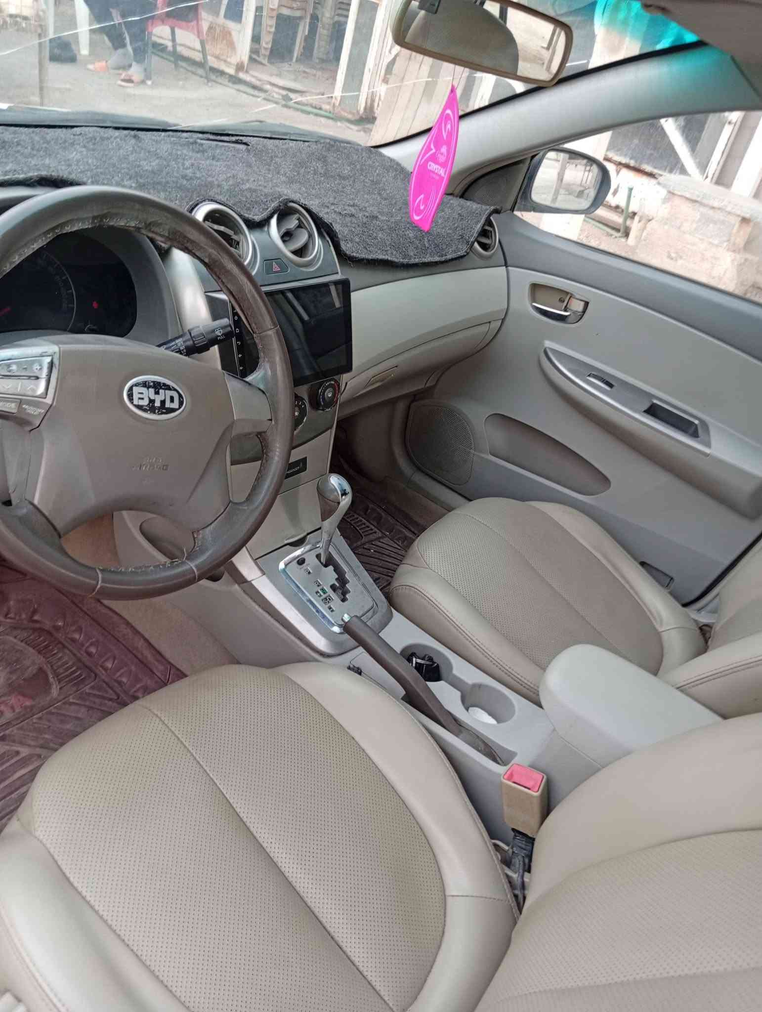 بي واي دي G3 • ٢٠١٢ • سنوية صاقطة