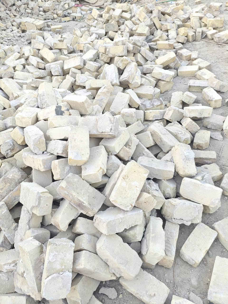 طابوك مستخدم البيع العدد الف ولي يريد كثر من الف متواجد لسعر 75 مكانه  طابوك نضيف***********

