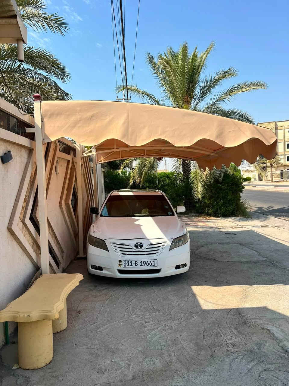 السلام عليكم 
كامري 2008 خليجي 
GLX 1/1
فول مواصفات 
كشن كهرباء 
فتحة سقف 
قطعتين تبريد 
انارة ترحيب بلادي 
انارة للرجلين بلادي 
شاشة اندرويد و كار بلي
كاميرا 
خمسة ويل كب بلادي
دبل سويج 
تخم تاير جديد
حدادية امامي خلفي جديدة 
باتري جديد 
سلف جديد 
السيارة مصبوغة حزام ماعدا القمارة 
مكان السيارة الانبار فلوجة 
السعر 96 ورقة يعني 9600$ 
بيها مجال بسيط 
الاتصال ع الرقم واتساب غير متواجد ع الفيس 
***********

