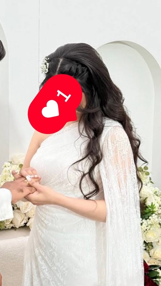 فساتين مستعملة ساعة او ساعتين فقط للاستفسار على الرقم ***********
