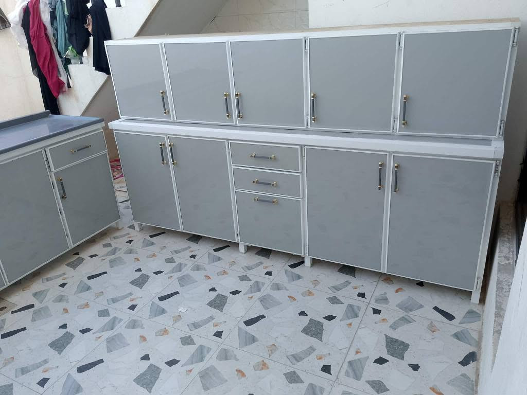 غراض بيت للبيع كاونتر مستعمل سبوع مترين ونص ومجمده 14 شرط وثلاجه 20قدم بلادي ميز طعام 6كراسي شراي على خاص او اتصال *********** كركوك, العراق
