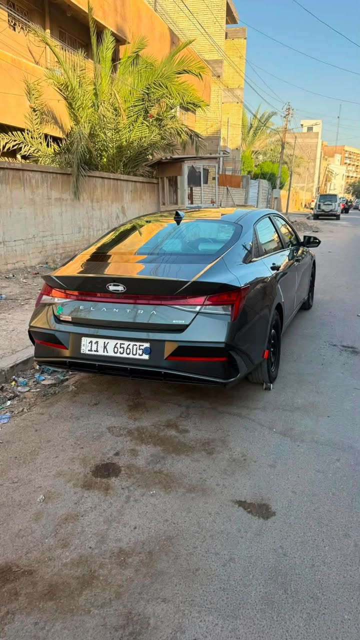 سلام عليكم النترا هايبرد برو٢٠٢٥جديدة جداً سياره فول مواصفات فتحه تحكم ستيرن كشنات تدفئة تبريد لد متغير 360لون ردرات امامي خلفي جانبي سياره جديده بمعنى الكلمة 
حادثها جاملغ خلفي وباب البجم كبسة وحده 160$    وبيها مجال  ***********
