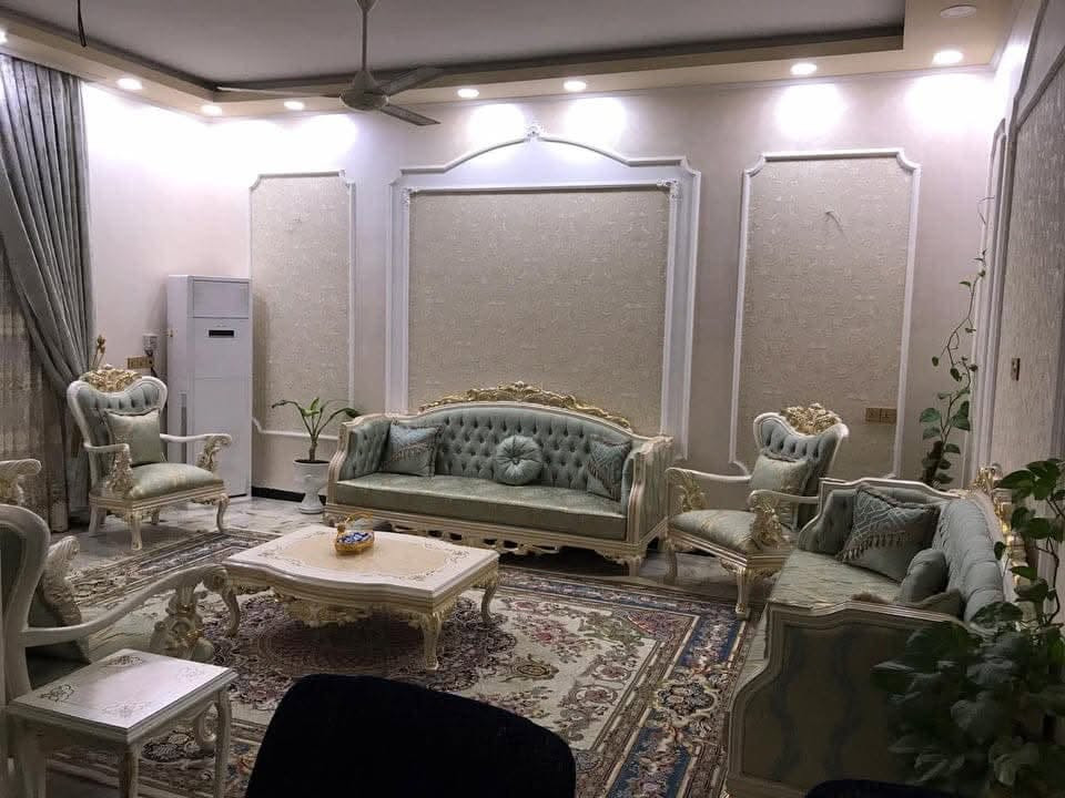 🏡 بيت للبيع – حي النقيب

📍 الموقع: شارع النهر – فرع الزهور
📐 المساحة: 150 متر
🏠 البناء: طابقين

🔹 الطابق الأول:
• غرفة نوم
• صالة
• استقبال
• صحيات
• مطبخ حار وبارد
• حديقة

🔹 الطابق الثاني:
• 3 غرف نوم
• صالة صغيرة

💰 السعر: 525 مليون
🔸 مع المجال

📞 للاستفسار والتواصل:
حسين الحفار
📱 ***********

