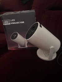 بروجكتر LED • نظيف • بعقوبة