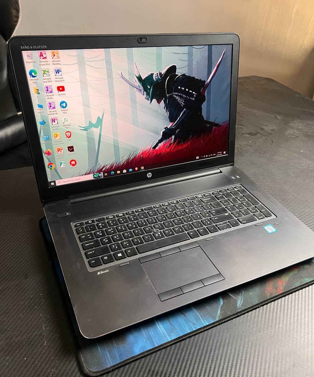 لابتوب HP ZBOOK 17 G3   للبيع 💎
‏لابتوب جدا راقي ، مخصص للبرامج الهندسية والتقنية ، باداء احترافي وسرعة بالتنفيذ، وقوي ايضا للالعاب بمختلف انواعها ، يناسب جميع الاعمال الصعبة ⚡🔥 
‏
‏المواصفات التقنية:  
‏⚜ المعالج / Xeon E3 - 1575M v5 
‏سرعة المعالج الاساسية 3GHz والتيربو 3.9GHz
‏بقوة i7 6920H او اقوة منه
‏⚜ كرت شاشة داخلي مخصص للبرامج
‏Intel iris pro graphic P580 4GB SHARED 
‏⚜ كرت شاشة خارجي احترافي نفيديا
‏Nvidia quadro M4000M 4GB (كلش قوي 🔥)
‏⚜ الرام / 8GB  DDR4  
‏⚜ تخزين / 256GB SSD M.2
‏⚜ الشاشة / حجم كبير  17.3 inch FHD SCREEN دقه عالية 💎
‏
‏ملحقات كاملة
‏👜 حقيبة جديدة
‏🔌 شاحنة اصلية
‏🖱 ماوس
‏🖱ماوس باد
‏+ تغليف كامل للبكج
‏
‏✨السعر 430 الف ⚡
‏الضمان / اسبوع كامل بنظام استبدال في حال وجود اي خلل او مشكلة بالجهاز،  
‏( الاستلام بعد الفحص والتاكد من جميع التفاصيل 🩵 )
‏القطعه ما اندزها اذا مو مضمونه ومرتبة 
‏متواجد ماسنجر
‏واتساب *********** 
‏
