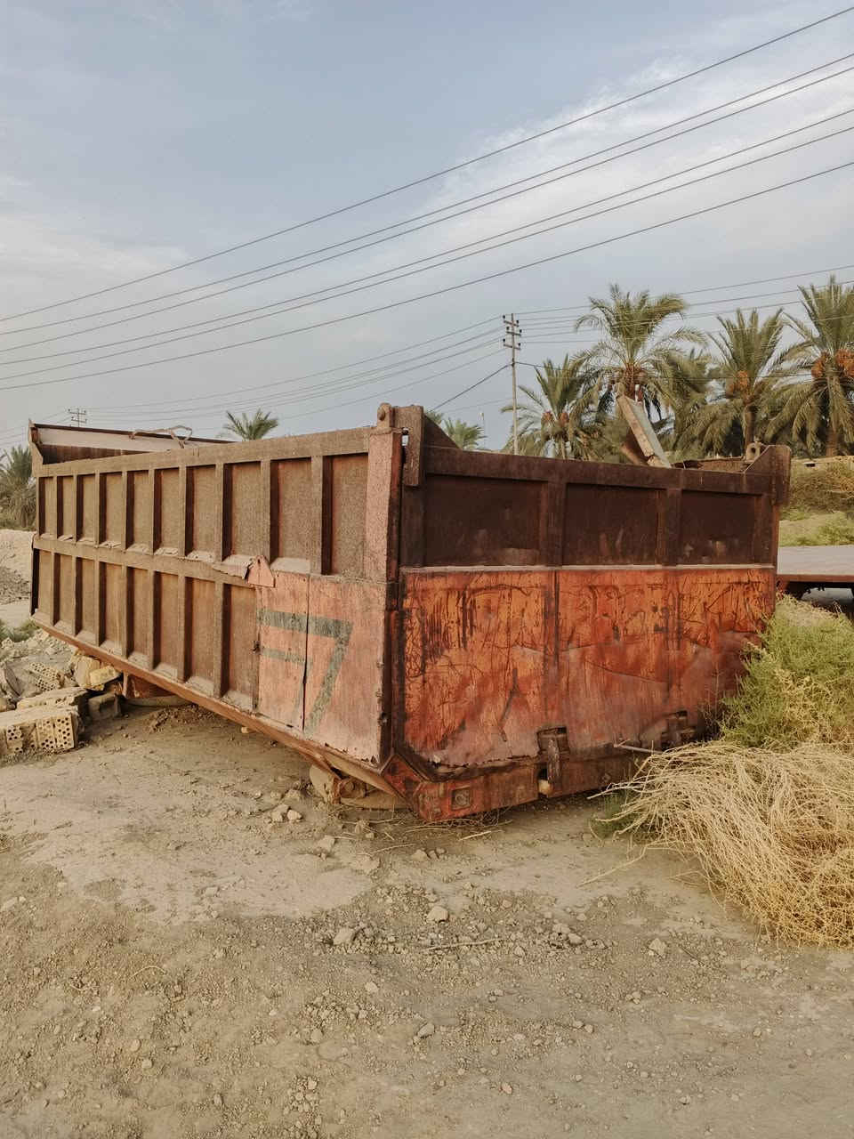 للبيع • شاحنة • استفسار