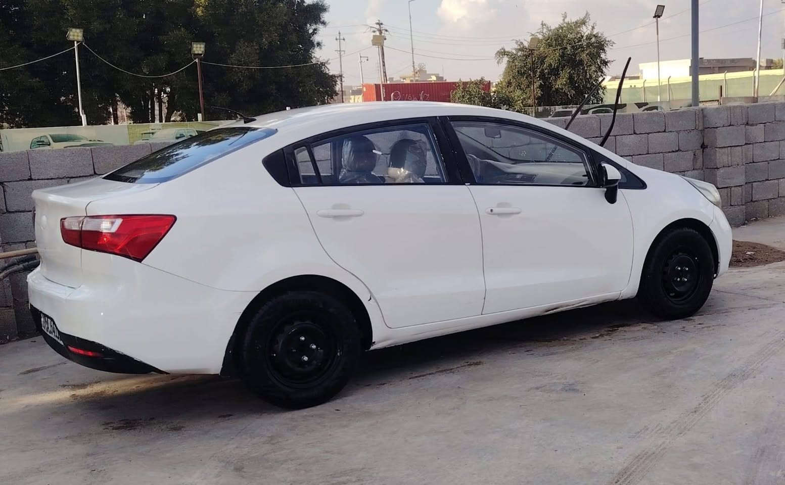 كيا ريو موديل 14خليجي مكفوله رقم واسط تحويل ثاني يوم سيارة بااسمي تبريد شاشه صدرجديد سياره جاهزه
السعر88$. *********** كوت واسط 
كيا ريو موديل 14خليجي مكفوله رقم واسط تحويل ثاني يوم سيارة بااسمي تبريد شاشه صدرجديد سياره جاهزه
