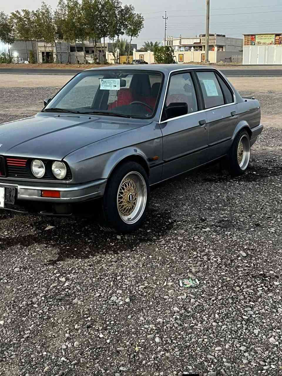 بي ام زعره حجم325i المرغوب مديل 1991رقم بغداد الدولي تحويل ثاني يوم سنويه 2031هزه جديده طخم تاير حداده كله جديد شاشه كير عادي كزوز رياضي محرك مفتوح 6سلندر توني شاده طخم ويل تبريد كامل وكلشي شغال بس ربط البوري من بدلت محرك ما ربطوه لايت زنون السعر 35وبيها مجال المكان بصره الدير ***********
