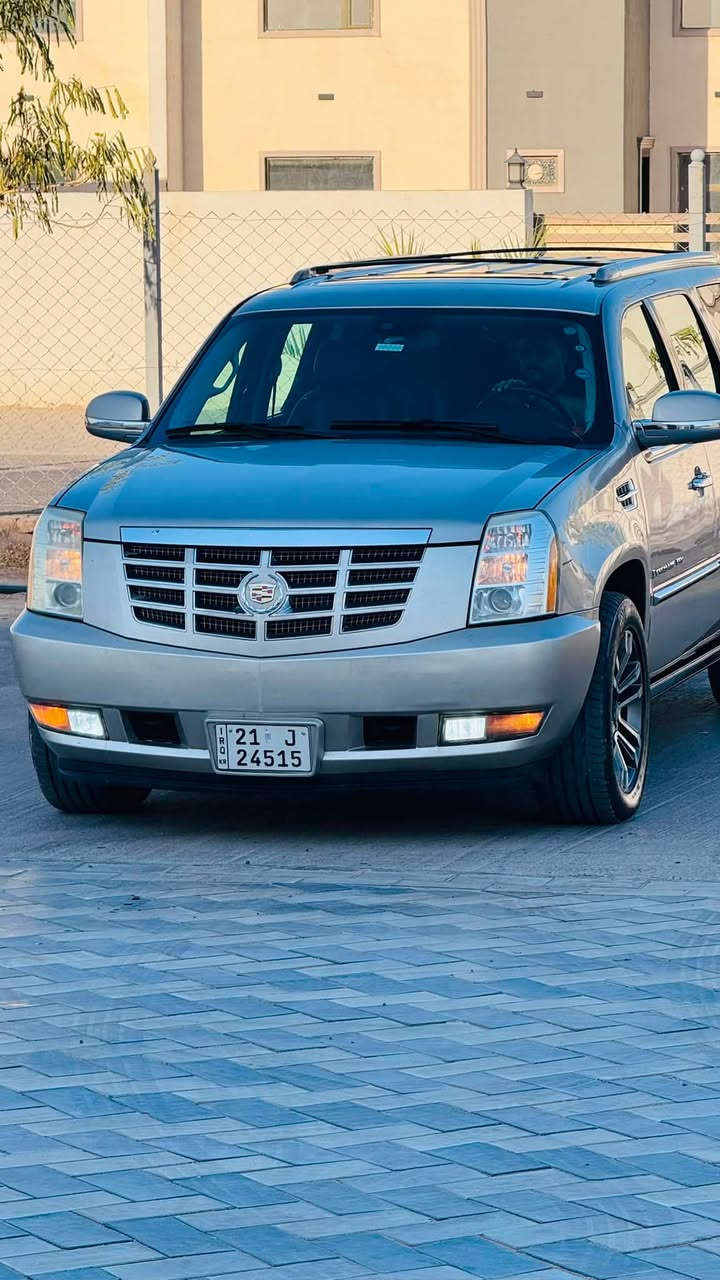 سلام عليكم. لبيع او مراوس 

🚙كاديلاك سكاليت شاصي طويل 

مديل 2009 خليجي 
مكفوله بيه نص جاملغ امامي مرشوش 
سياره جديده مال جناي خير من الله 
موصفات سياره فول واحد على واحد 
جاهزه من كلشي 
مكينه كير حداديه تخم تاير تبريد كهرباياته كله بلاديه ما ملعوب بيهن على وضع شركه 
غرفه VIBملكي اسود 
مكان السياره (النجف)
رقم تلفون ***********
وتساب***********
