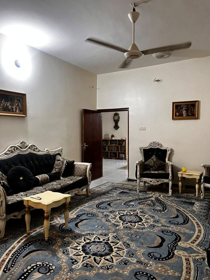 تخم ملكي جديد مستخدم قليل وما بي اي ضرر وياه طبلة وسطية
سعر ٩٠٠ الف وبي مجال بسيط
عنوان الديوانية حي الفرات
رقم :***********
